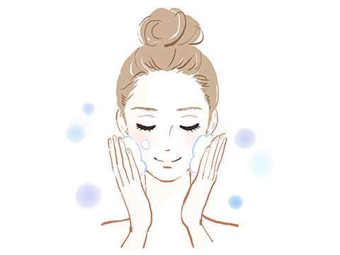 イメージ:洗顔をする女性