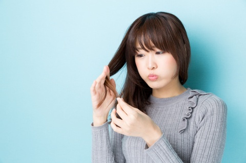 医師監修 硬い髪の毛をやわらかくサラサラに変えるシャンプー方法と注意点 スキンケア大学