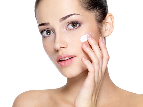 顔が乾燥してガサガサする原因と粉拭き・痛み対策におすすめの化粧水のまとめ